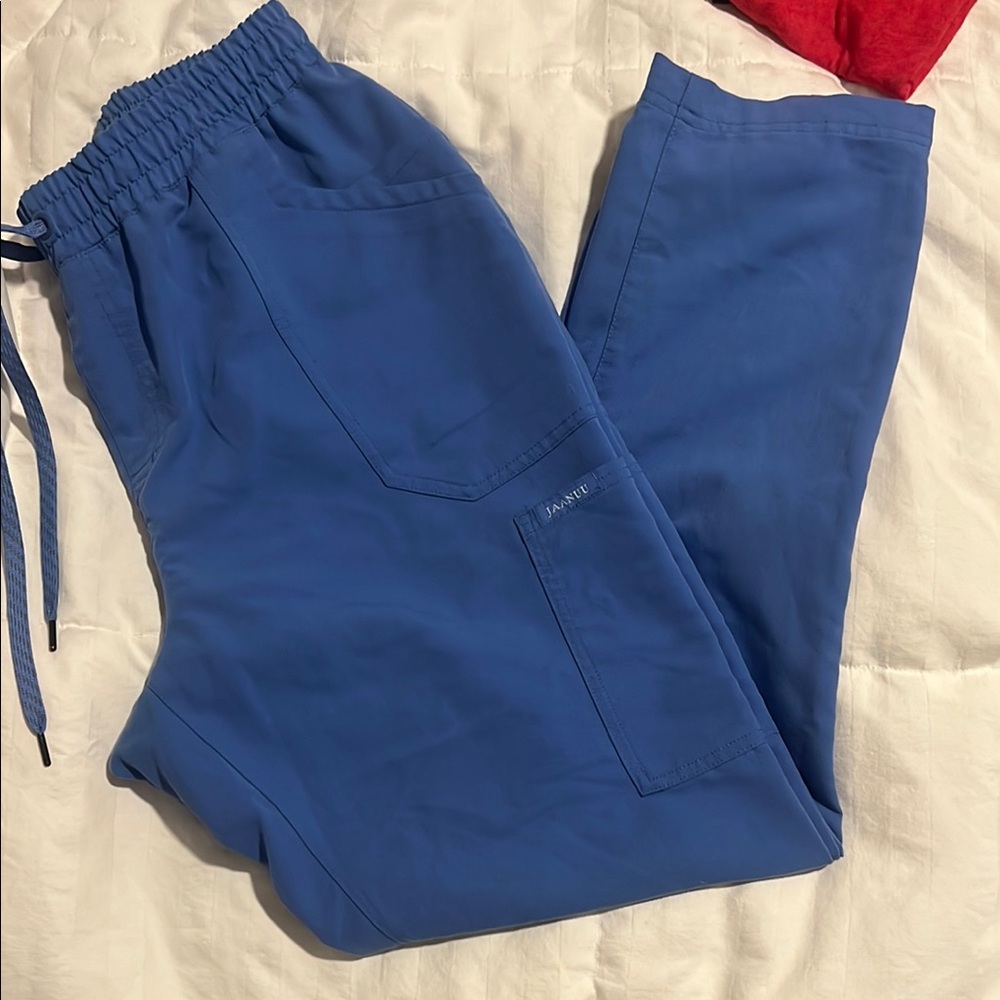 Women’s Jannuu ciel blue straight leg scrub bottoms